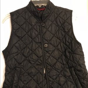 Black Gap lightweight quilted puffer vest